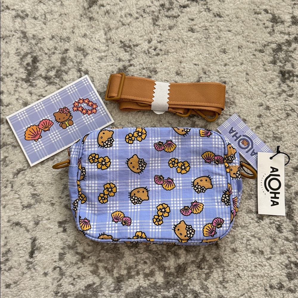 Aloha Collection Hello Kitty Palaka Le Tour Crossbody Bag NWT - Picture 2 of 6
